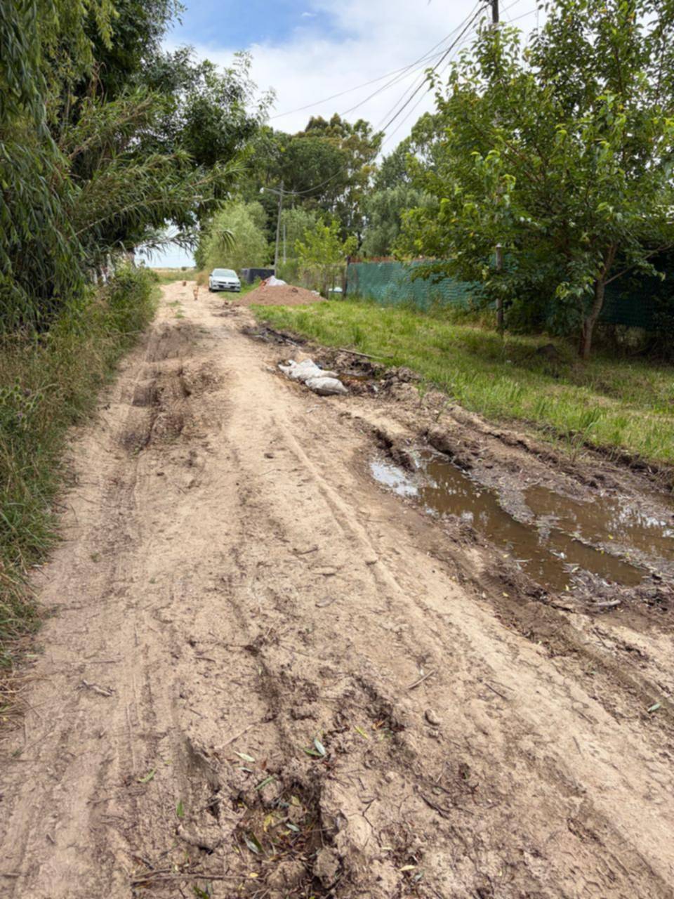 En las calles de tierra de Villa Garibaldi, llegar a destino es una travesía