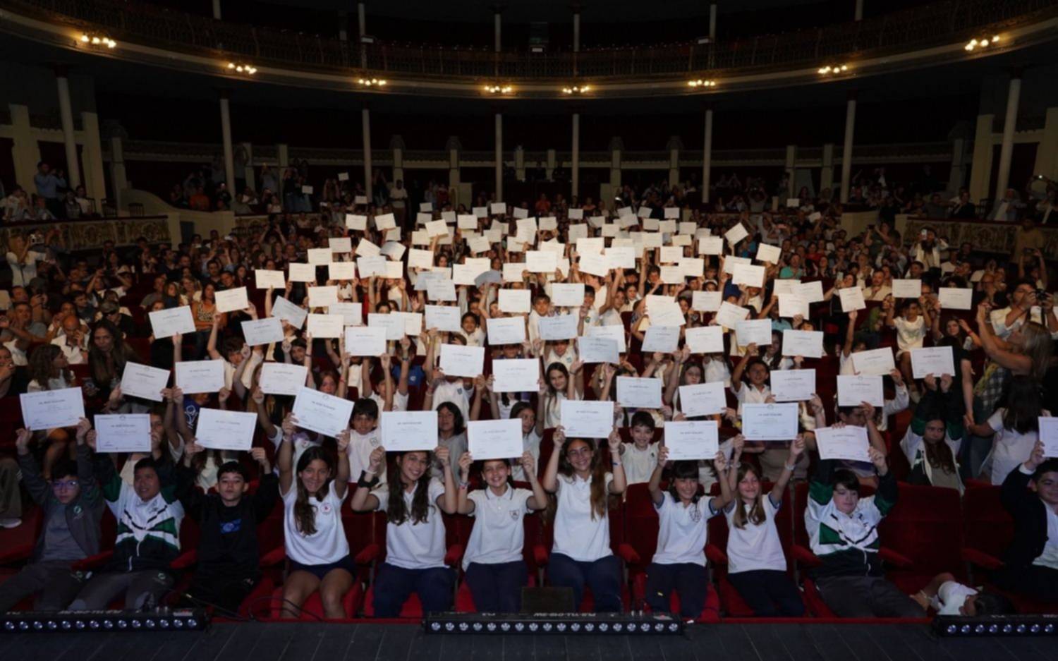 Distinción para 500 estudiantes platenses por su promedio