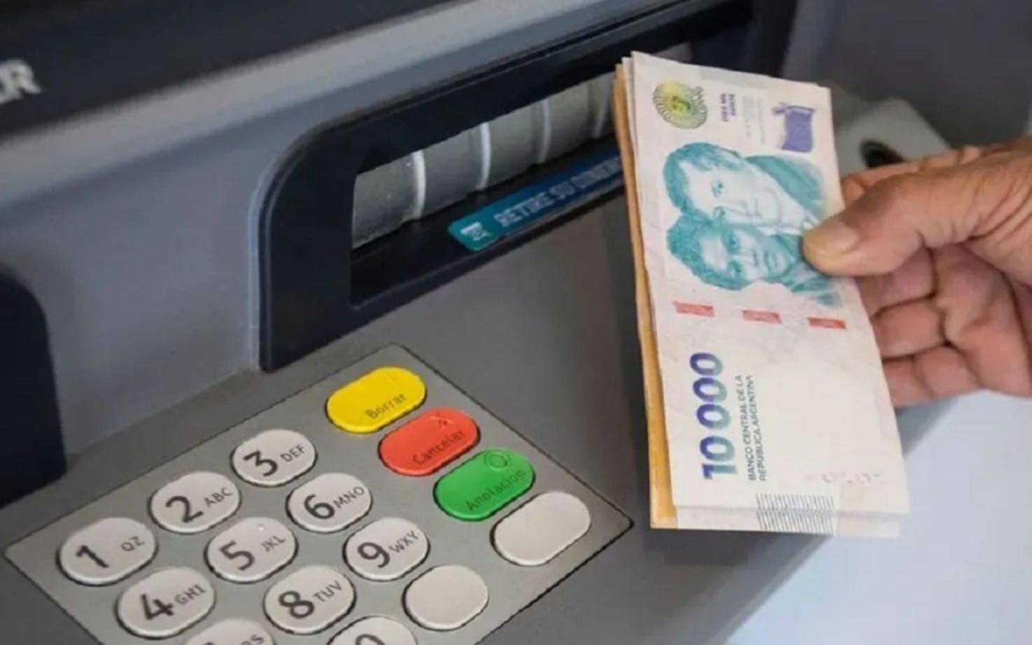 Aguinaldo de estatales: un gremio pidió a la Provincia cobrarlo "en tiempo y forma", a la espera del llamado a paritarias