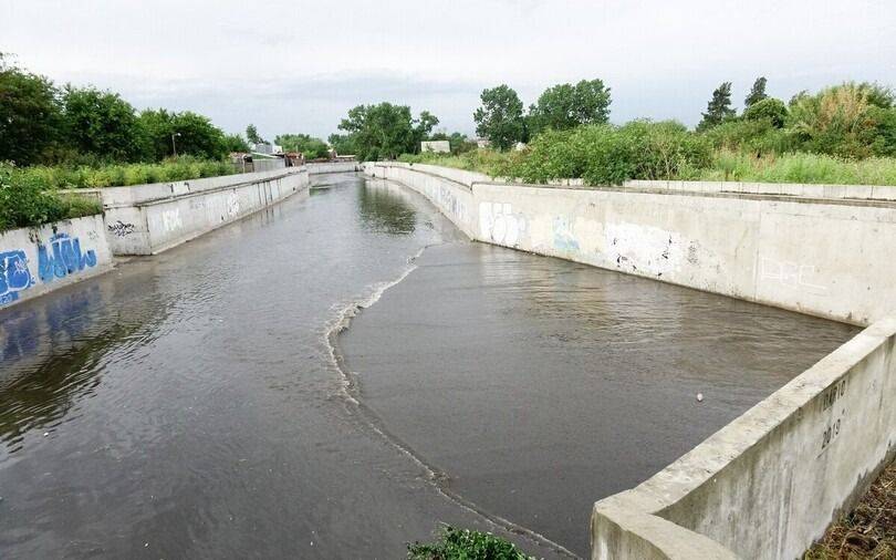 ¿Agua con "viagra"? Alarma por fármacos detectados en cuencas urbanas de la Región