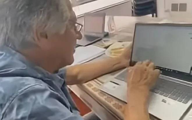 ¡Grande, Pato!: Fillol retomó la secundaria y se sacó un 10 en su primer examen