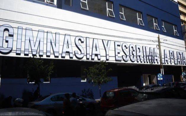 Salarios y aguinaldo en Gimnasia: acuerdan cronograma de pagos con los empleados para regularizar deuda