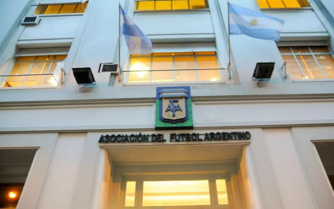 Escándalo en AFA: allanan la mansión de Pilar vinculada a Chiqui Tapia y Toviggino