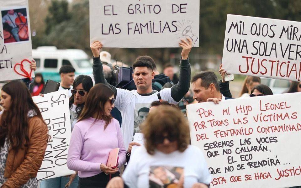 “Las 173 muertes no pueden quedar en la nada”: convocan a otra marcha por las víctimas del fentanilo