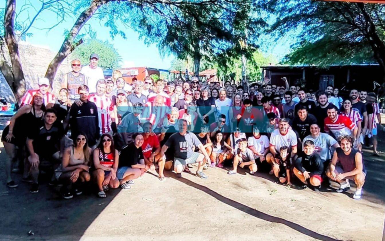 EN FOTOS | Los hinchas de Estudiantes ya viven la previa de la final en Santiago del Estero