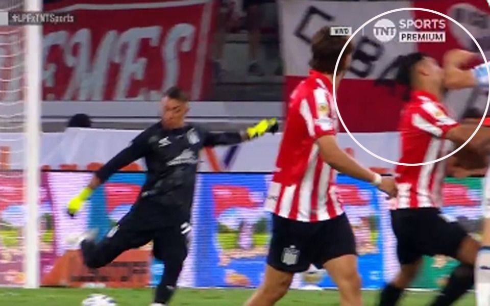 VIDEO.- ¿Era roja a Maravilla Martínez? El codo en la cara de Núñez