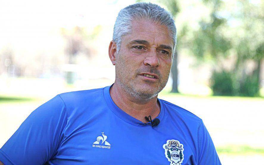 Perrone seguiría en las juveniles triperas