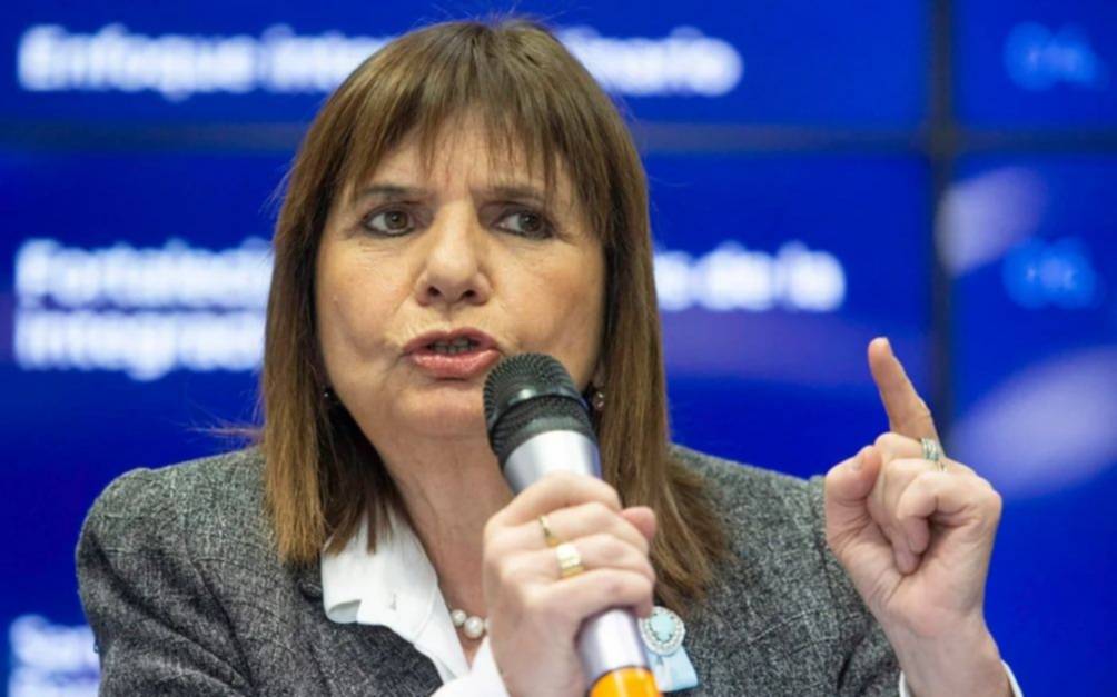 Bullrich dijo que la intención es aprobar la reforma laboral "antes de fin de año"