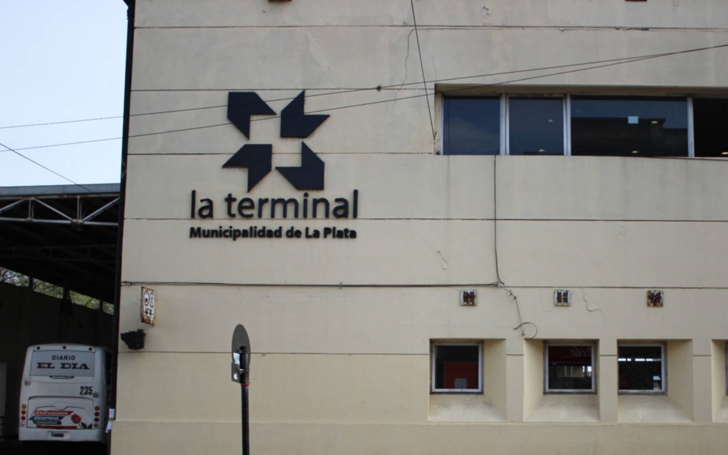 Llegó a La Plata para pasar las fiestas y le robaron el pasaporte: pide ayuda para recuperarlo y volver a España