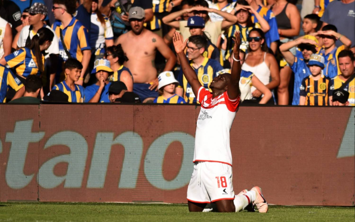 "Jugador del torneo": la Liga Profesional distinguió a Edwuin Cetré tras la consagración en el Clausura