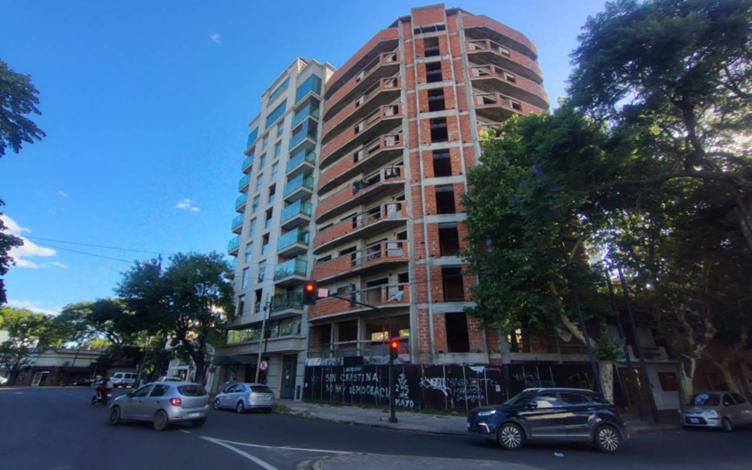 Edificios cerrados y abandonados, un dolor de cabeza para los vecinos