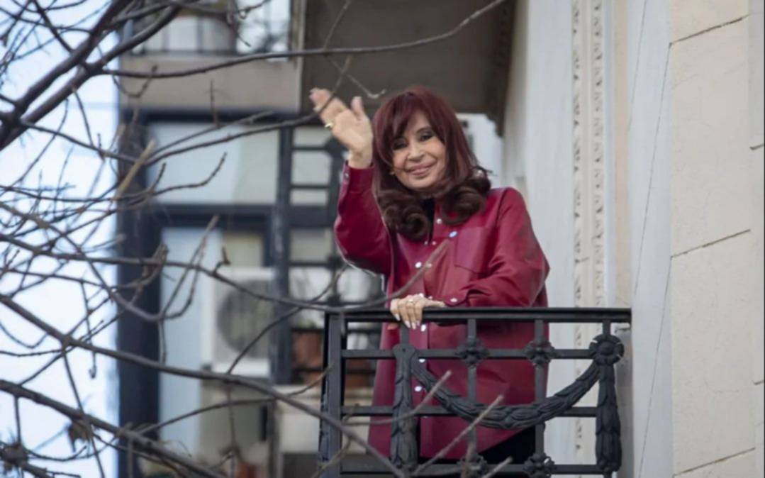 Cristina Kirchner criticó las nuevas medidas del Gobierno: "La economía está en caída libre"