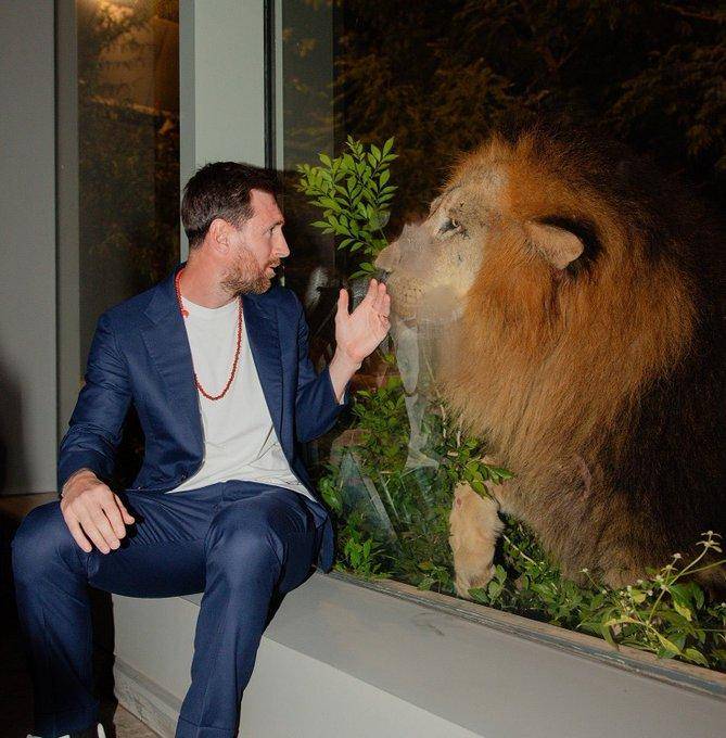 Tras su viaje a la India, Messi llegó a la Argentina