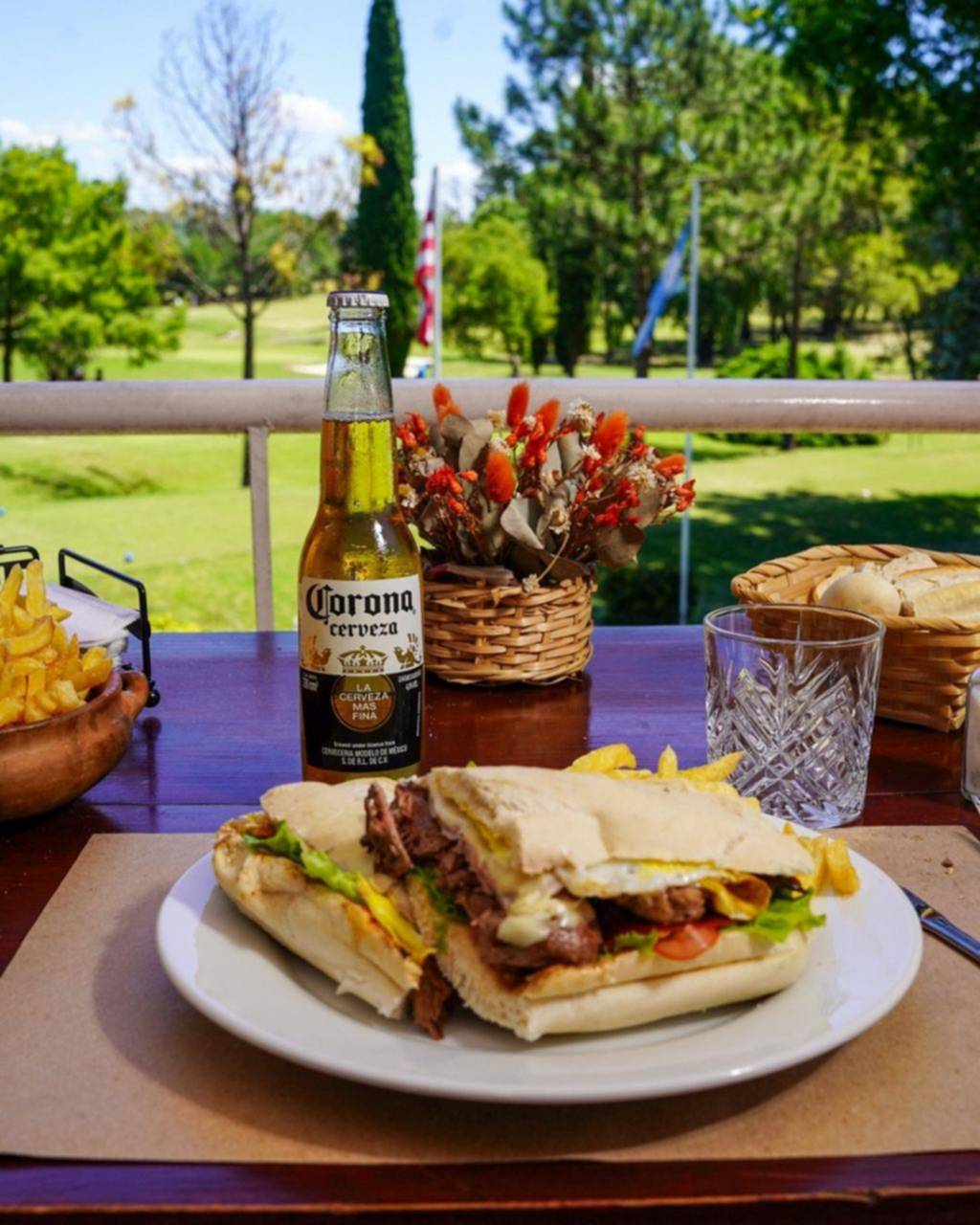 Don Alberto, un clásico renovado en el corazón del green albirrojo