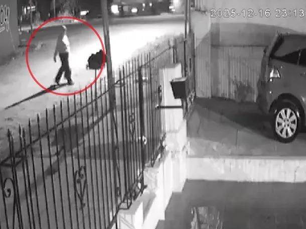 Un bebé recién nacido fue abandonado en una zanja