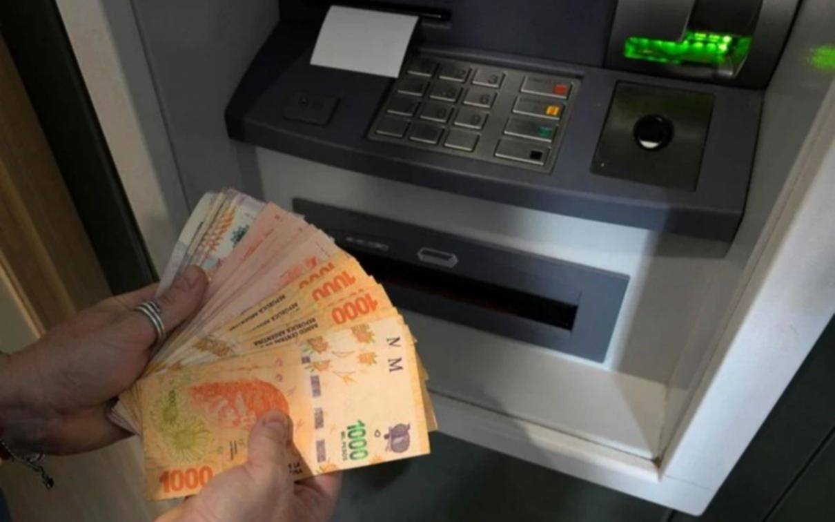 Aguinaldo de estatales bonaerenses y jubilados del IPS: mañana la Provincia de Buenos Aires deposita el SAC