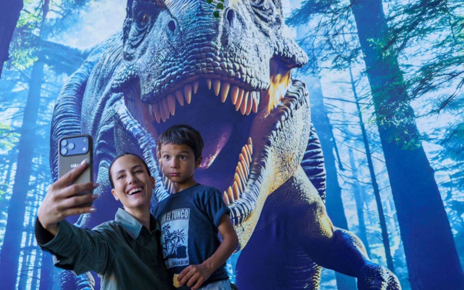 Las fotos de los famosos y sus hijos en la avant premiere de “ Era cretacica 2”