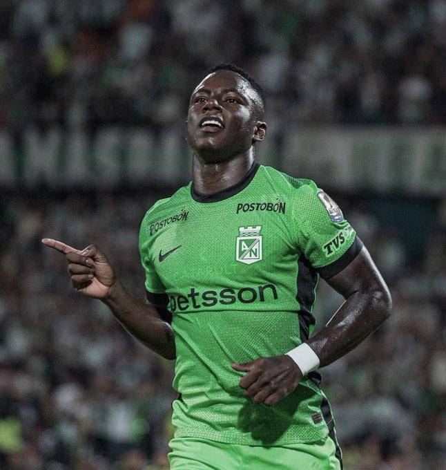 “Hinestroza tiene la cabeza para jugar en Boca”