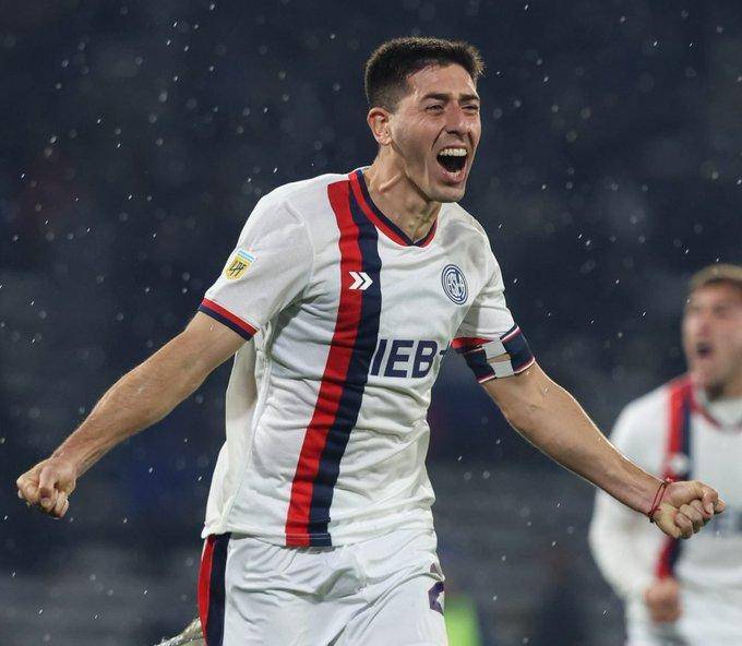 Hernández, un anhelo de Riquelme, se acerca a Boca