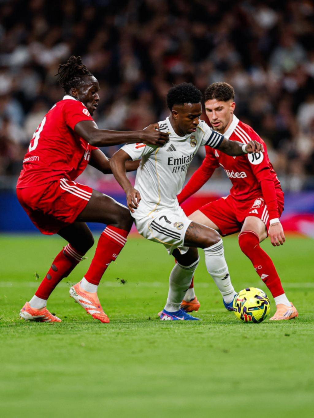 Real Madrid ganó y le mete presión a Barcelona