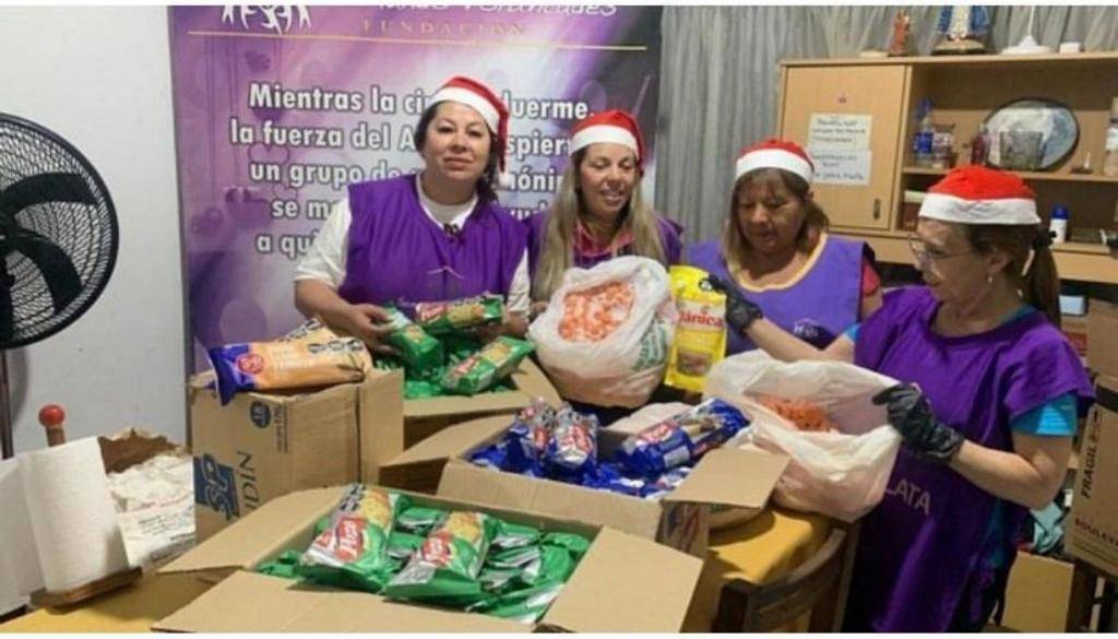 Padrinos, cajas y cenas: la Navidad en clave solidaria
