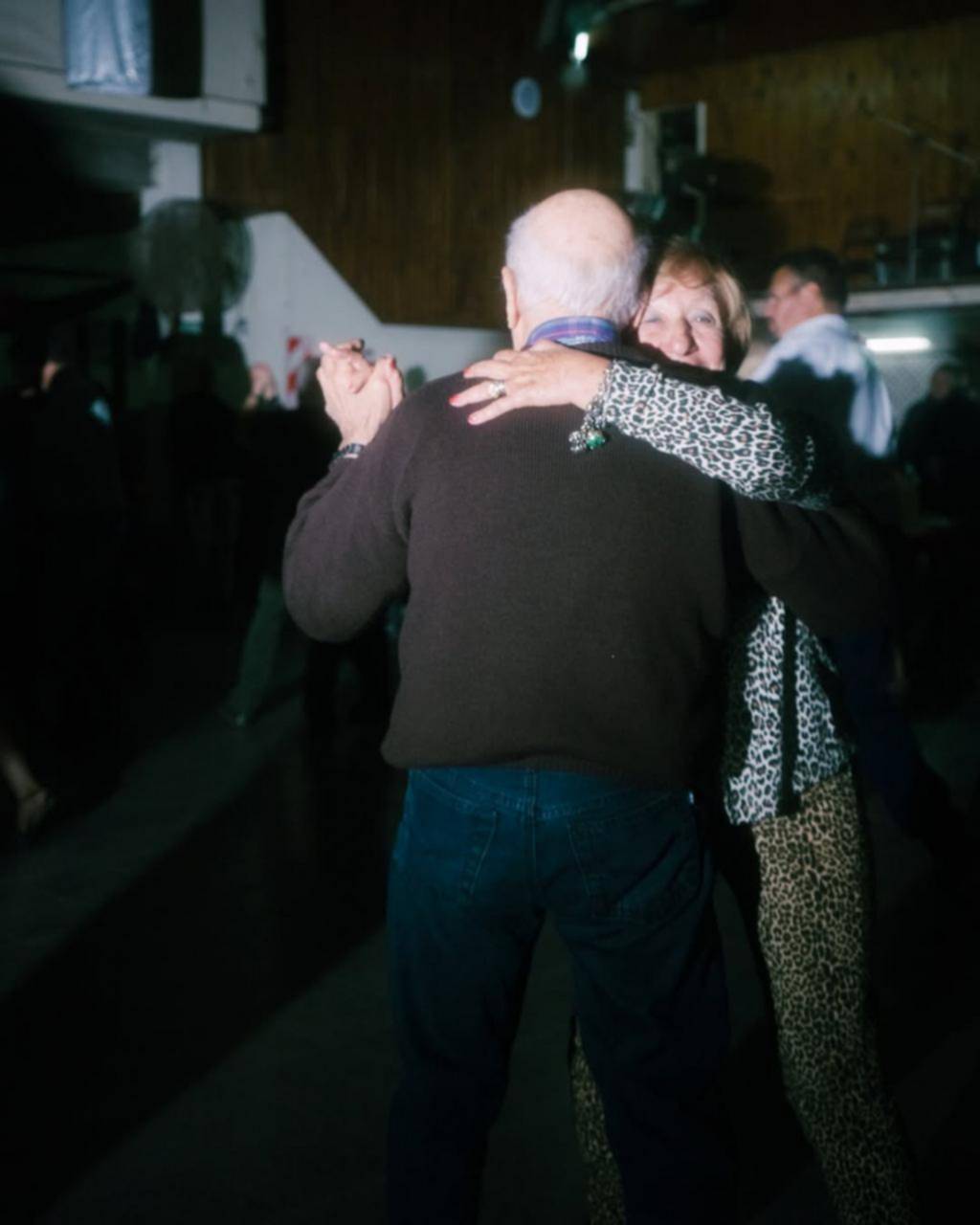 Hoy me ven volver: el tango, la milonga y la resistencia cultural