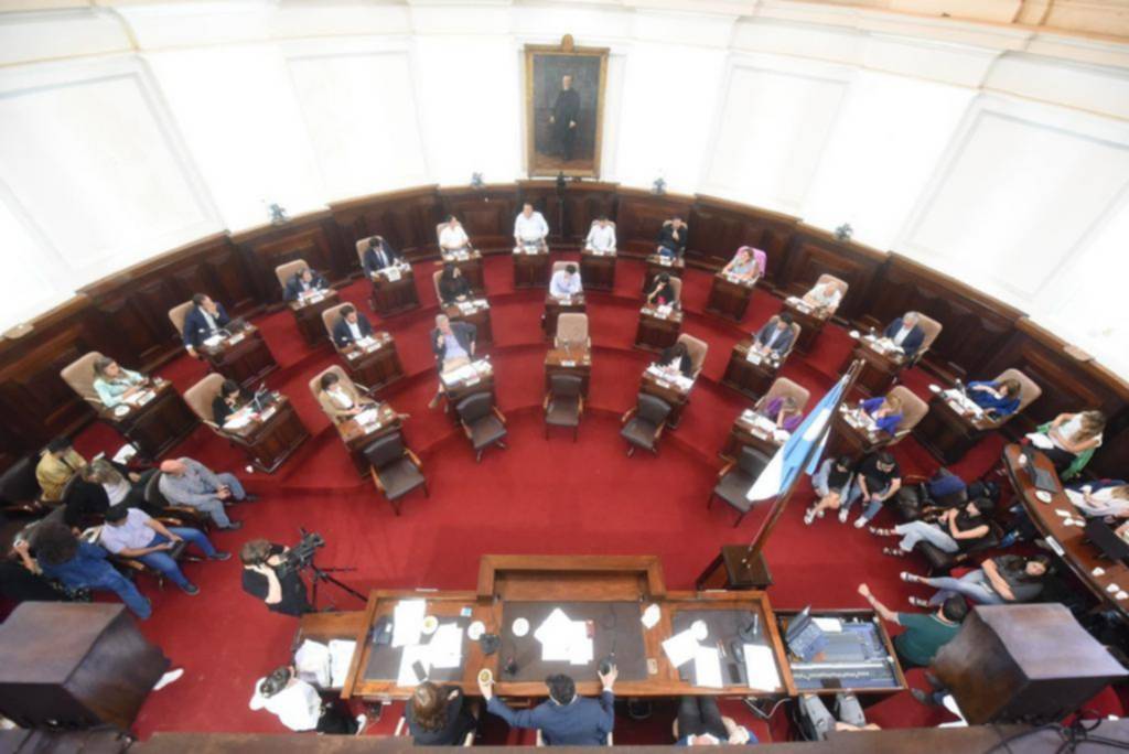 Sesiona el Concejo local y trata la licencia de Alak