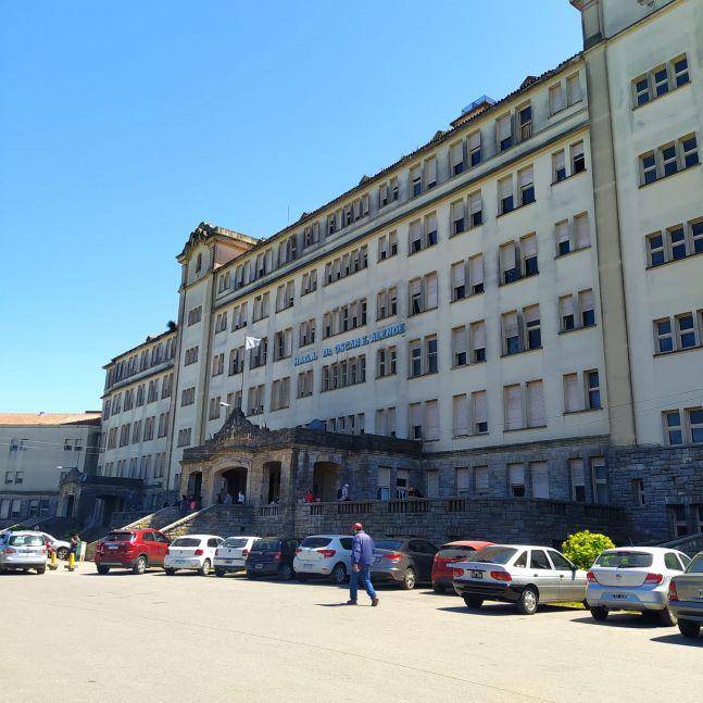 Un hombre tenía sexo en su auto y acabó a los tiros