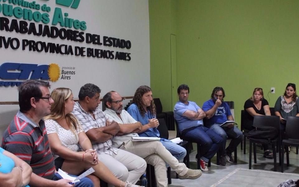 Enfrentan desde la Casa Rosada un asedio sindical y piquetero