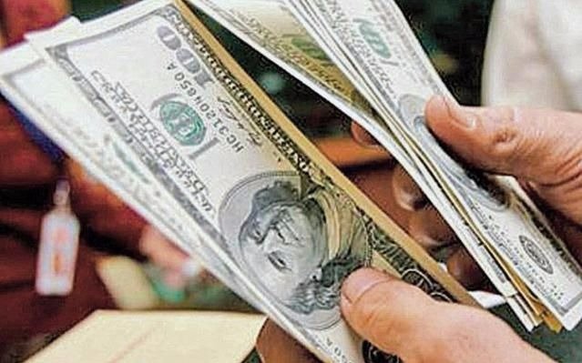El dólar comenzó el mes en baja: $17,55