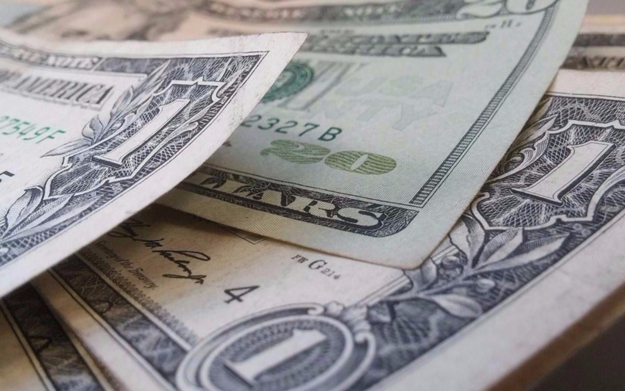 El dólar minorista, más cerca de los 18 pesos