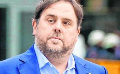 Mandan a prisión a ocho ex miembros del gobierno independentista catalán