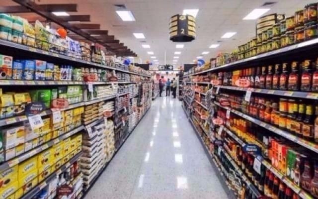 Los comercios minoristas cortaron 21 meses de caída en forma interanual de las ventas