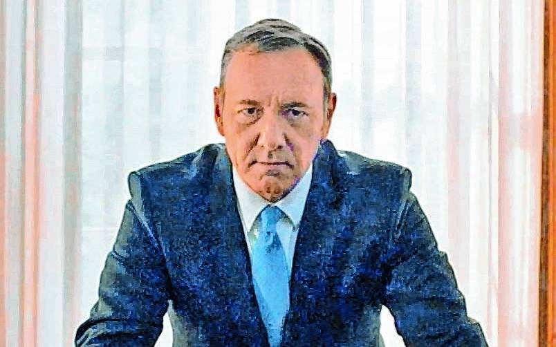 Es definitivo: tras sumar una nueva denuncia, echan a Kevin Spacey de “House of Cards”