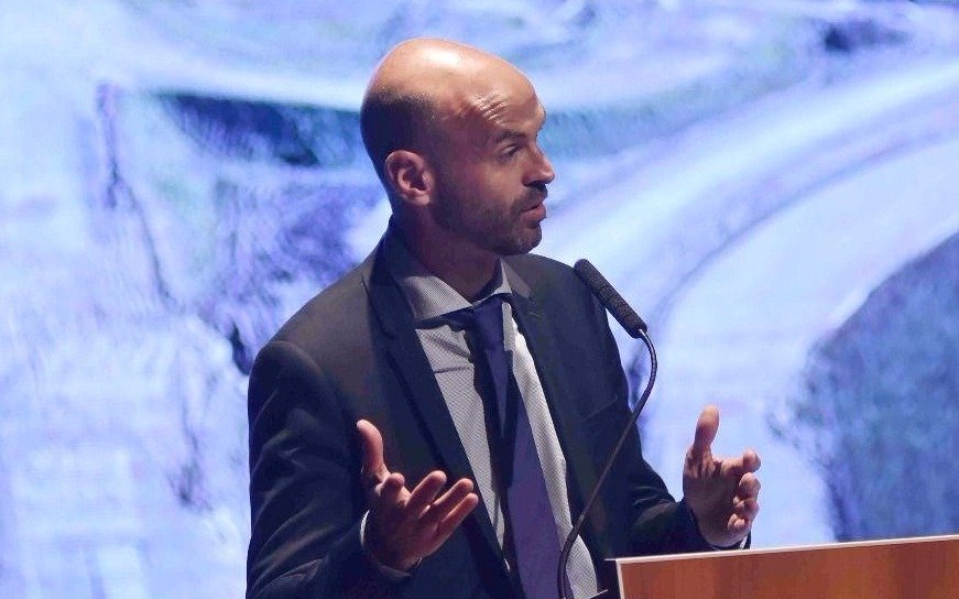 Dietrich pidió a gremios aeronáuticos no tomar de rehenes a los pasajeros