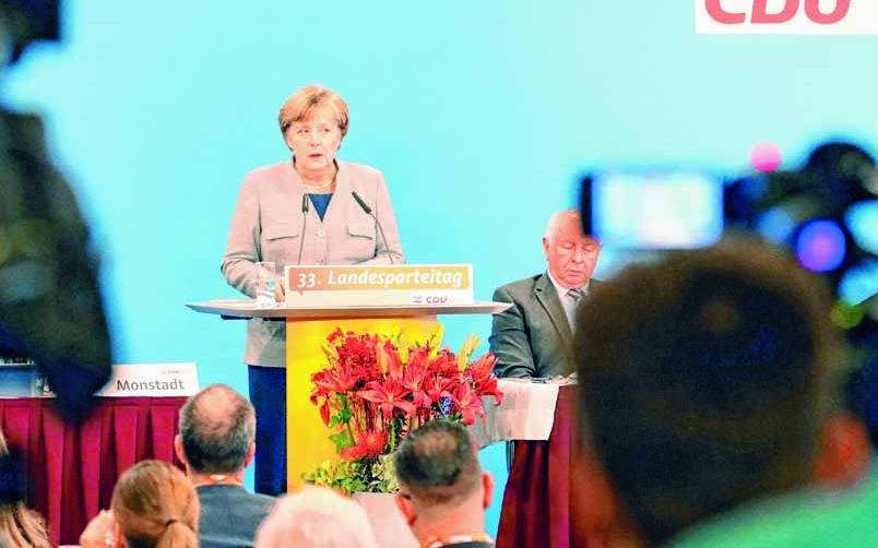 Merkel rechazó llamar a elecciones y confía acordar con los socialdemócratas