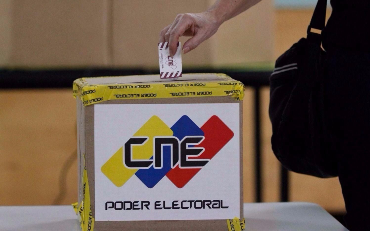 Venezuela vota en municipales, con el chavismo sin trabas para lograr el triunfo