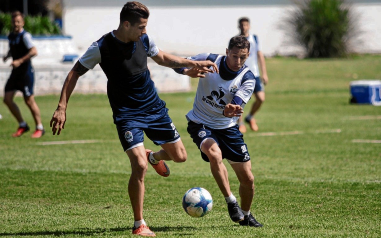 Otra baja más para el Colorado: Oliver Benítez fue cedido a préstamo al Palestino de Chile