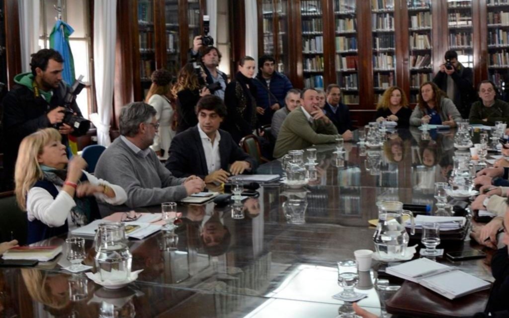 Ante el rechazo docente, la Provincia ahora busca acordar con los estatales