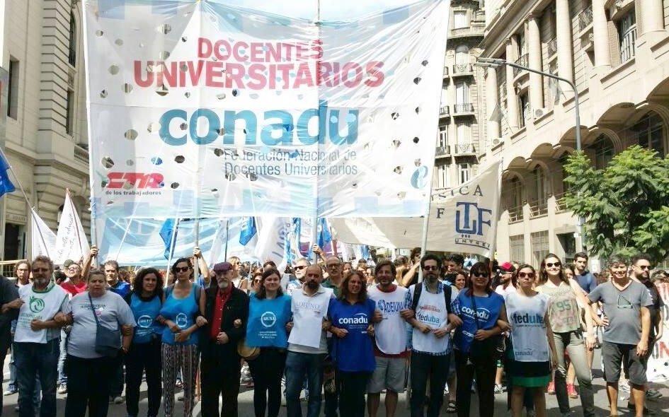 Los docentes universitarios van al paro el 10 y 11 de mayo