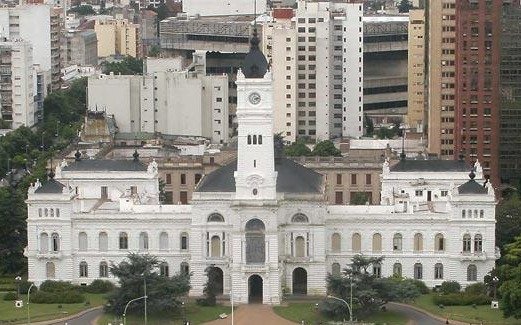 La oposición apunta al gasto en seguridad, salud y acción social