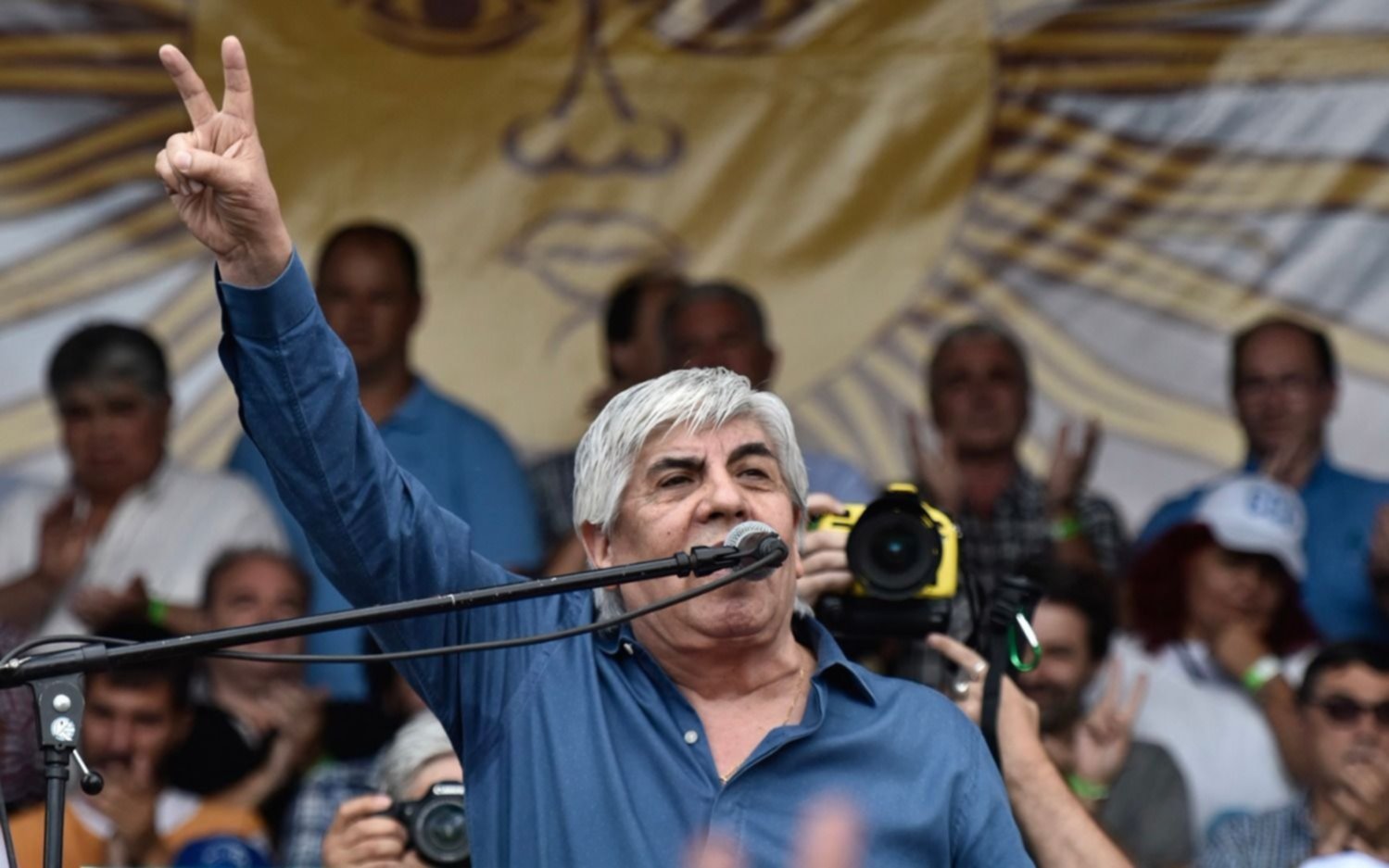 Los Moyano suspendieron paro y petroleros acuerdan por el 15 %