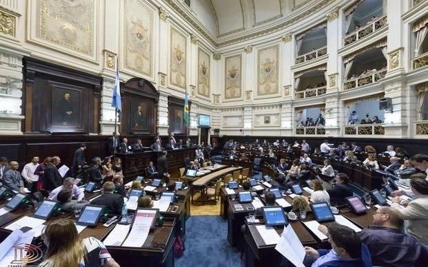 Avanza la ley para cobrar Inmobiliario a countries por “avances de obra”