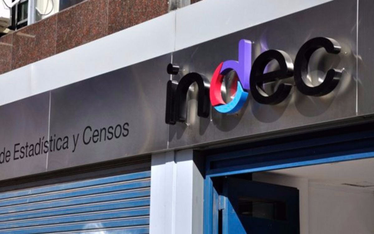 Por la caída de las importaciones, se redujo el déficit comercial en junio