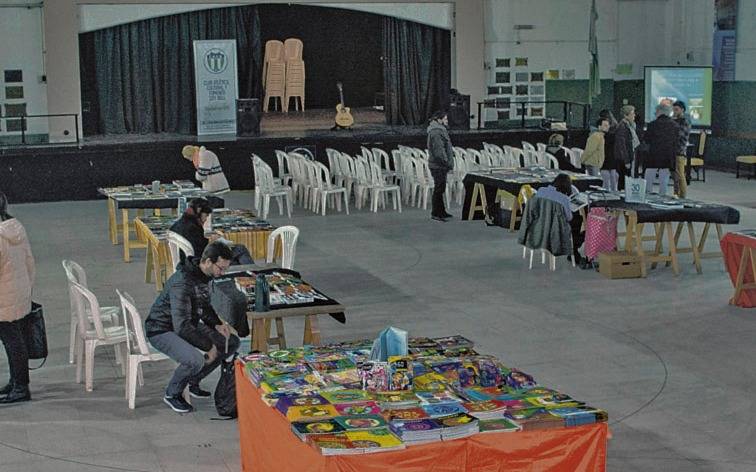 Feria del libro en el Club Atlético City Bell