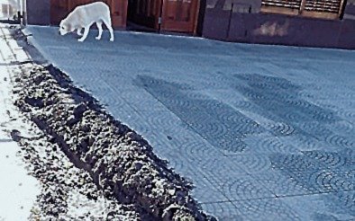 Cambiaron un caño de agua y dejaron la tierra en la vereda