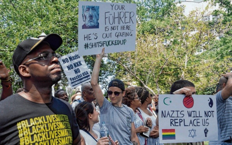 Marcha de neonazis y contramarcha de repudio frente a la Casa Blanca