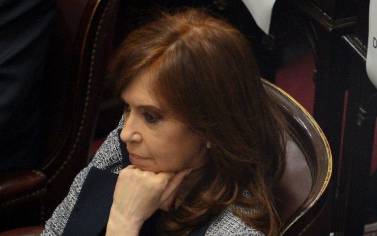 Casi el 60 por ciento de los porteños cree “responsable” a la ex presidenta