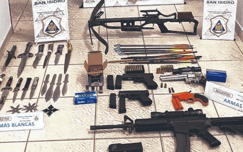 Tenía más armas que Rambo y se dedicaba a amenazar vecinos