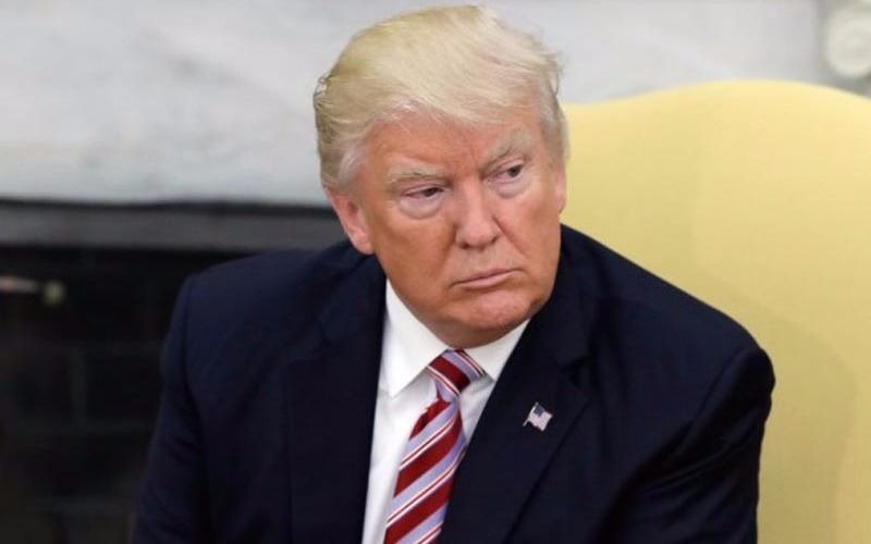 Trump acusa a la CNN de ser parcial contra él y pide que echen a su presidente